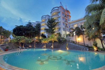 Batam | Grand ESKA Hotel & Suites + 2-Way Ferry