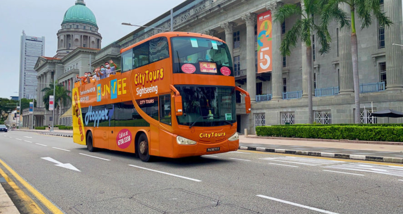 Singapore FunVee Bus Tours with Breakfast
